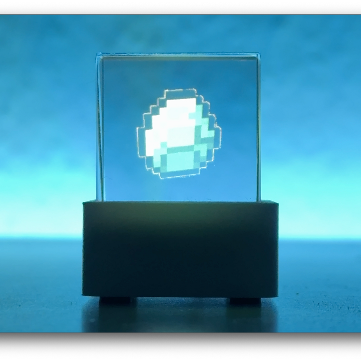 Customisable Minecraft emoji decoration